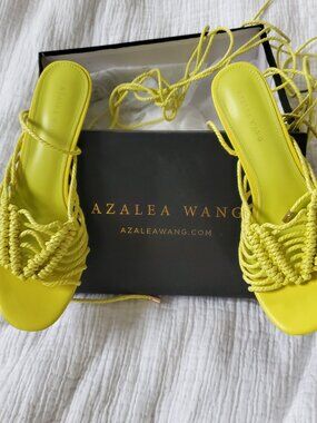 Azalea Wang Sandals size 8 yellow